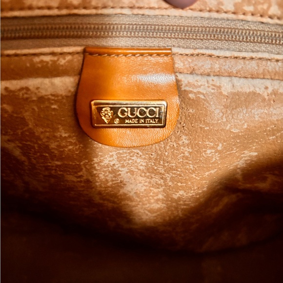 Authentic Gucci bag in GREAT condition ⭐️ - Picture 9 of 10